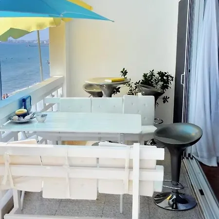 Appartamento Seafront Flat Vacations